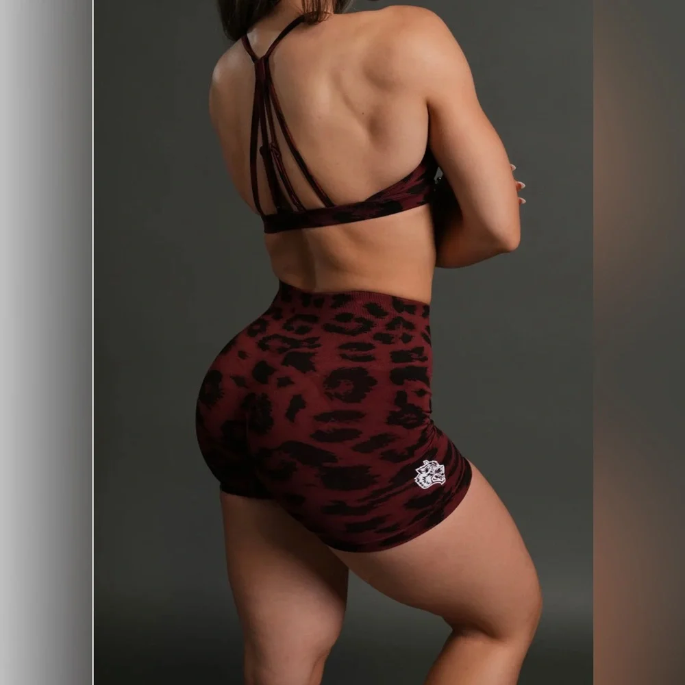 DUAL WOLF EVERSON SEAMLESS "SIERRA" SHORTS IN CHERRY RED LEOPARD SIZE LARGE - Picture 3 of 6